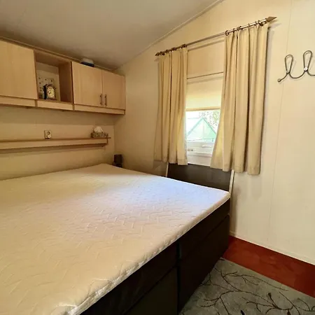 Small Family Close To Ferienhaus Sint Maartensvlotbrug